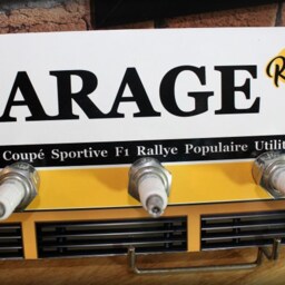 "Renault ""Retro Garage" - thumbnail 3