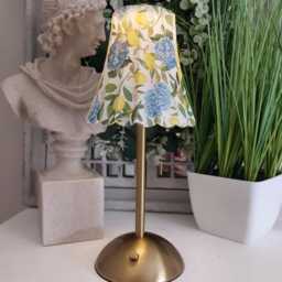Cordless Touch Lamp. Beautiful Decoupaged Hydrangea & Lemon Usb Rechargeable Table Lamp.hand Decorated - thumbnail 3