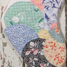 Circles Vintage Quilt Christmas Stocking - Flower, Hand Quilted, Antique - thumbnail 2