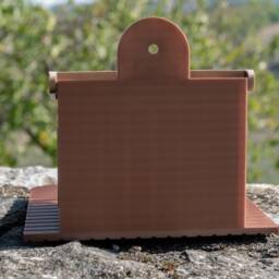 Decorative Squirrel Feeder - thumbnail 4