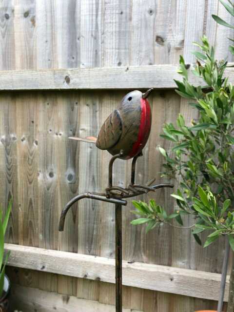 Robin On Stick Large Metal Garden Ornament - Outdoor British Bird Decor Gift - image 1