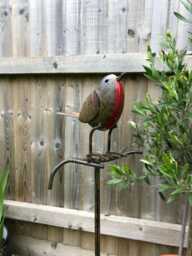 Robin On Stick Large Metal Garden Ornament - Outdoor British Bird Decor Gift - thumbnail 1
