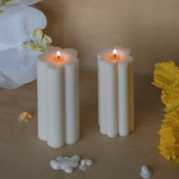 Flower Pillar Candle - Unscented Soy Wax Handmade Decorative Romantic Valentine's Day Gift Mother's - thumbnail 1