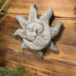 stone Garden Sun/Moon Face Wall Plaque Hanging Ornament - thumbnail 3