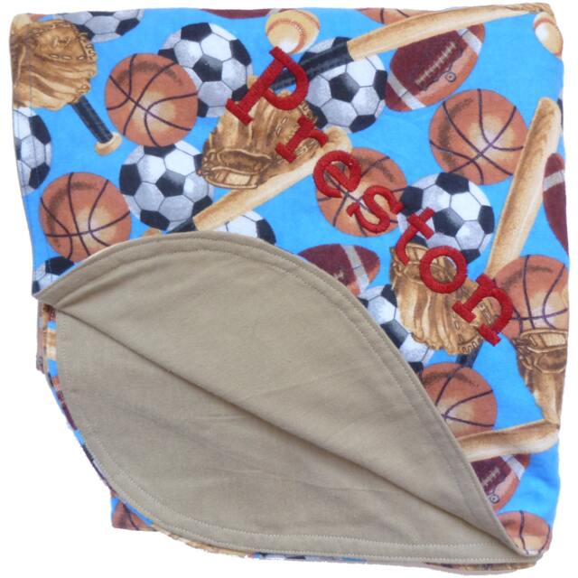 Handmade Sports Motif Flannel Baby Blankets Custom Embroidered For Boys