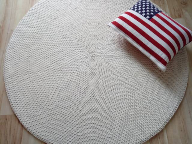 Handmade Round Cotton Rug, Chunky Knit Area Rug - image 1