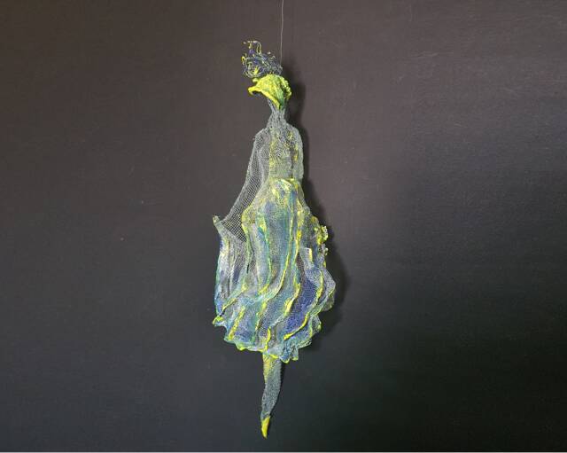 Lady & Wave Wire Mesh Sculpture. Ooak - image 1