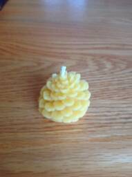 Small Beeswax Pinecone Candle, 100% Natural - thumbnail 1