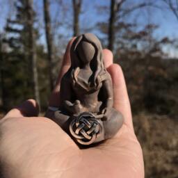 Cerridwen Altar Figurine - Celtic, Goddess Sculpture, Cauldron - thumbnail 2