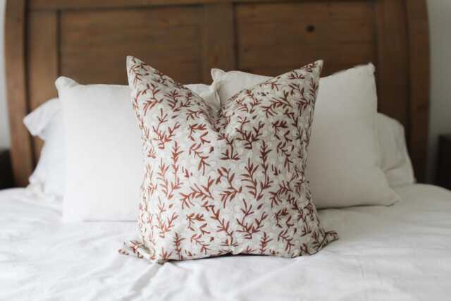 Red Patterned Large Cushion Cover Country Style Leaf Print Pillow 55x55cm - image 1