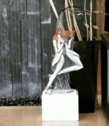 Violin Violinist Wire Mesh Sculpture Metal Man Autumn Fall Decor Tree Leaf Vivaldi Four Seasons Classical Music Large Living Room Decor Lamp - thumbnail 1