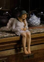 Angel Sitting Iii - Beige