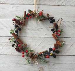 Christmas Door Wreath Delicate & Small, Red Black Berries, Gold Leaves, Cinnamon Sticks, Greenery, Dainty Natural, Pine Cones, Rose Hips - thumbnail 1