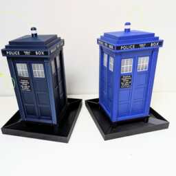 Doctor Who Tardis Bird Seed Feeder, Handmade 3D Printed Table, Police Telephone Box in Royal Blue Or Navy , Whovian Gift Idea - thumbnail 4
