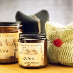 4 Oz Ginger Saffron Scented Soy Candle, Natural Wax Candles - thumbnail 3