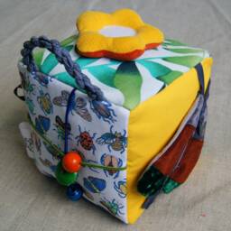 Sensory Activity Cube Bugs - thumbnail 2