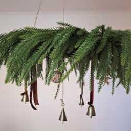 20Inch/50cm Scandinavian Style Realistic Norfolk Pine Christmas Wreath For Over Table Hanging From Ceiling - thumbnail 2