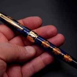Italian Renaissance Art Fountain Pen With Florence Lily Flower & Vermeil Gold Grip - thumbnail 2