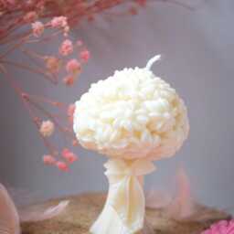 Flower Bouquet Candle Eco-Friendly Soy & Beeswax Sculpture - thumbnail 2
