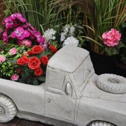 Dgs Statues Concrete Land Rover Garden Planter - thumbnail 3