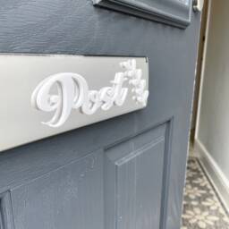 Post 3D Acrylic Front Door Sign & Vine - Letterbox Outdoor For Decor 3mm - Various Colours - thumbnail 3