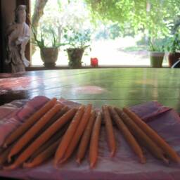 44 X 4Inch Beeswax Taper Candles - 40 Minute Burntime - thumbnail 2