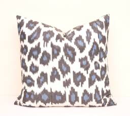 Handmade Black & White Ikat Pillow Cover, 20x20 Cotton Cushion - thumbnail 1