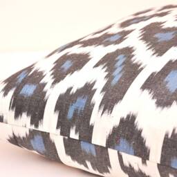 Handmade Black & White Ikat Pillow Cover, 20x20 Cotton Cushion - thumbnail 3