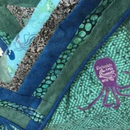 Modern Octopus Batik Quilt, Blue-Green Patchwork Throw - thumbnail 4