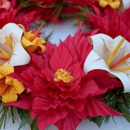 Christmas Poinsettia Wreath, Holiday New Years & Floral Wreath - thumbnail 2