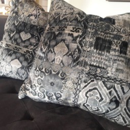 Gp&j Baker Rio in Midnight Persian Kilim Ikat Velvet Pillow Cover - thumbnail 4
