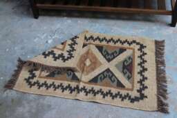 Handwoven Jute Wool Kilim Rug - Traditional Indian Decor - 2x3 Ft