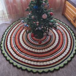 Large Mandala Crochet Christmas Tree Skirt - thumbnail 3