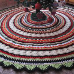 Large Mandala Crochet Christmas Tree Skirt - thumbnail 2