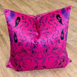 Neon Pink Paisley Pattern Velvet Handmade Cushion 18 - thumbnail 2