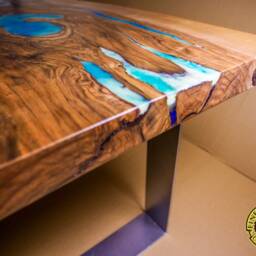 Live Edge Coffee Table With Silver Matt Legs & Glowing Resin - thumbnail 4