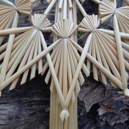 Straw Star Christmas Tree Topper - Handmade Ukrainian Ornament, Rustic Natural Folk Holiday Decor, Scandinavian Ornaments - thumbnail 4