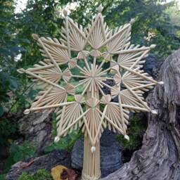 Straw Star Christmas Tree Topper - Handmade Ukrainian Ornament, Rustic Natural Folk Holiday Decor, Scandinavian Ornaments - thumbnail 2