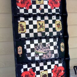 Alice in Wonderland Spoon Or Jewelry Display - thumbnail 3