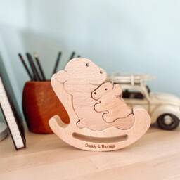 Personalised Wooden Dad & Child Sculpture Figurines Bear Or Elephant Christmas Birthday Fathers Day Gift For Daddy Baby Bear Engraving - thumbnail 2
