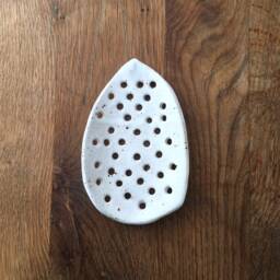 Handmade White Clay Soap Dish Farmhouse Stoneware Bowl With Drain - thumbnail 1