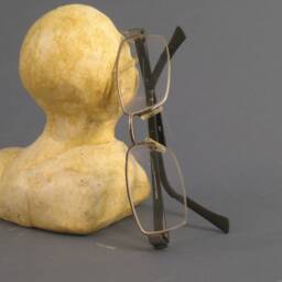 Gandhi Bust - Hydrostone, White Or Bronze - thumbnail 4