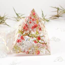 Resin Pyramid Real Flowers, House Decor -Natural Quartz Paperweight - thumbnail 3