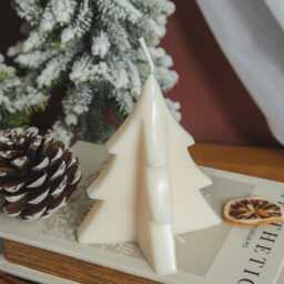 Christmas Tree Candle Collection - Hand-Poured Soy Wax Luxury Holiday Gift Set Winter Home Decor Festive Centrepiece - thumbnail 4