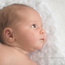 White Fur Newborn Baby Blanket Photo Prop - thumbnail 2