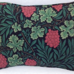 William Morris - Vine Dark Green/Red Cushion Cover Throw Pillow Designer Home Decor - thumbnail 3