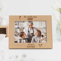 World's Best Nana Gift - Frame For Nan Nanny Engraved Personalised For 7x5 Or 6x4 Picture - thumbnail 2