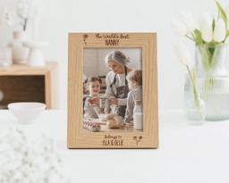 World's Best Nana Gift - Frame For Nan Nanny Engraved Personalised For 7x5 Or 6x4 Picture - thumbnail 1