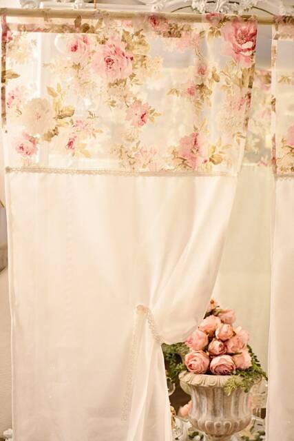Glass Curtain With Roses - image 1