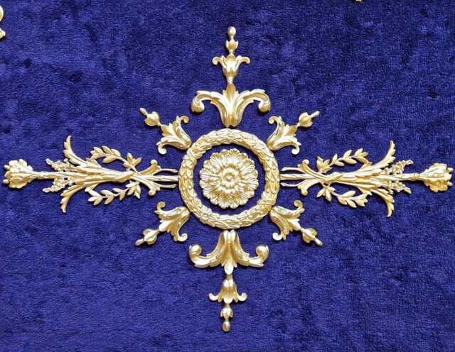 Large Ornate Applique Panel Louis Xvi Floral Gilt White French Style Decorative Wall Furniture Onlay Moulding Pediment Plastic Decoration - image 1